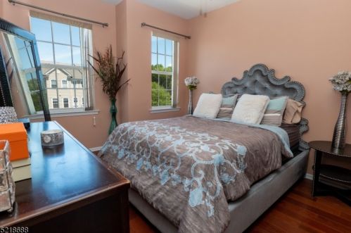 204 Olivio Dr, Belleville NJ  07109-5352 exterior