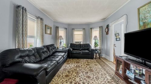 51 Morse Pl, Fall River MA 02724-1346 exterior