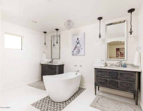 5123 43rd Pl, Phoenix AZ  85018-1633 exterior