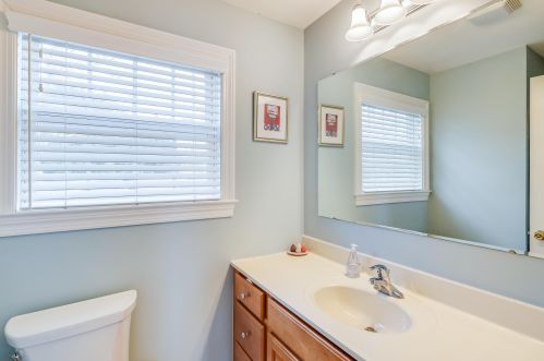 20 Locust Rd, Eastham MA 02642-2460 exterior