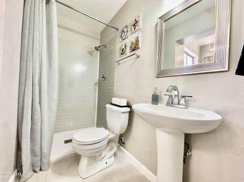 2908 Corrine Dr, Phoenix AZ 85029-1937 exterior