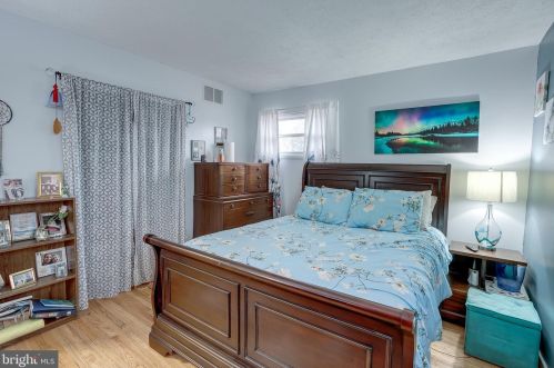 180 Sacramento Ct, West Deptford NJ  08051-1361 exterior