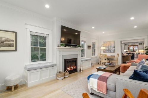 125 Seaview St, Chatham MA 02633-2330 exterior