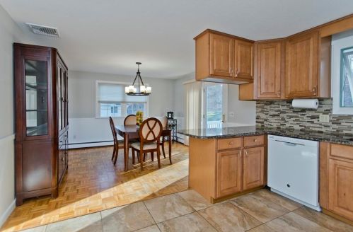 85 Chestnut Ln, Agawam MA 01001-3509 exterior