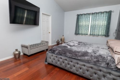 204 Olivio Dr, Belleville NJ  07109-5352 exterior