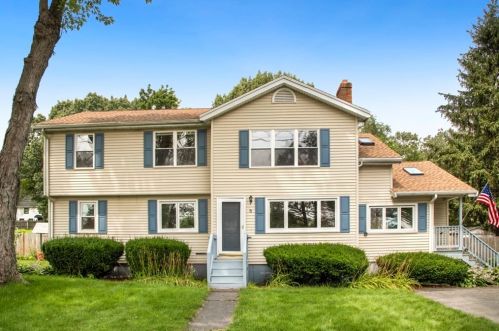 8 Samoset Rd, Peabody MA  01960-3565 exterior