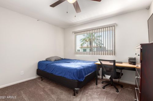 2858 Clarendon Ave, Phoenix AZ 85033-4117 exterior