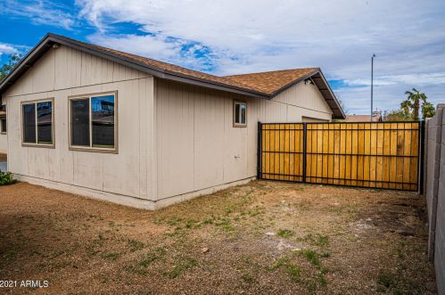 3643 Beverly Ln, Phoenix AZ 85032-3409 exterior