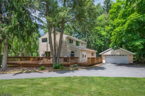 440 Stonetown Rd, Skyline Lakes NJ  07456-1200 exterior