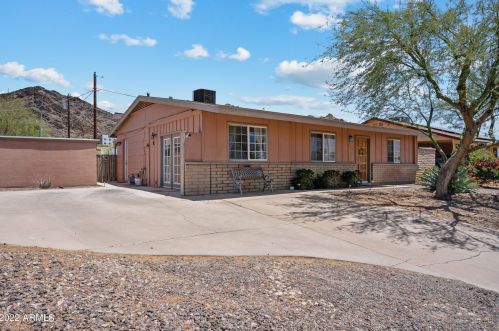 8929 13th St, Phoenix, AZ 85020-3061