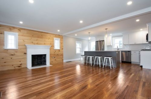 214 Riverside Dr, Dedham MA  02026-6932 exterior