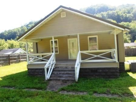 5318 Zebulon Hwy, Pikeville KY  41501-6462 exterior