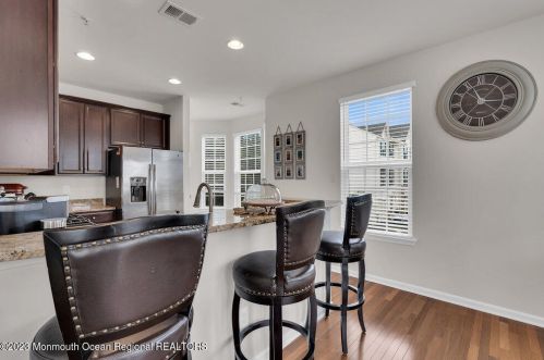 16 Kyle Dr, Tinton Falls NJ 07712-7536 exterior