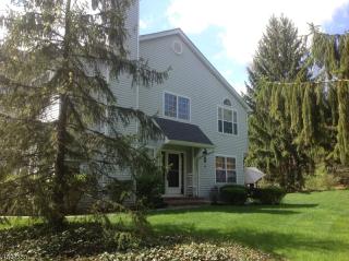 19 Winding Brook Rd, Hardyston, NJ 07419-1026