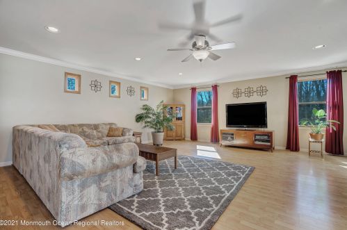 11 Red Cedar Ct, Jackson Twp NJ 08527-1351 exterior