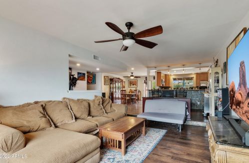 2607 Becker Ln, Phoenix, AZ 85028-2514