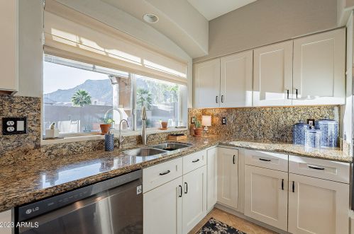 1368 Desert Flower Ln, Phoenix AZ  85048-5928 exterior