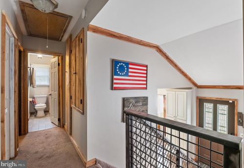 260 Columbus Dr, West Deptford NJ 08051-1258 exterior