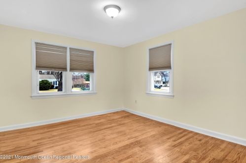 58 Maple Ave, Little Silver NJ 07739-1121 exterior