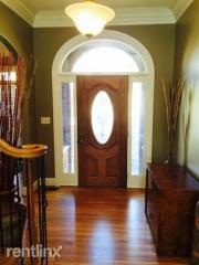 717 Lake Crest Dr, Birmingham AL  35226-5076 exterior