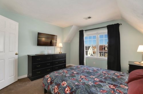 99 Edwards St, Quincy MA 02169-6903 exterior