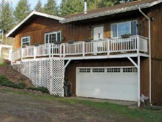 1372 Hampton Rd, Harbor, OR 97415-9772