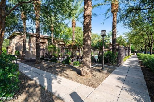 5550 16th St, Phoenix AZ  85016-2939 exterior