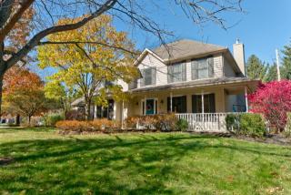 713 Ridenour Rd, Columbus, OH 43230-1626