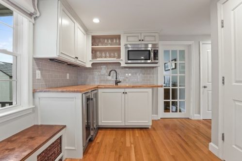 24 Bradley Wood Dr, Hingham MA 02043-1731 exterior