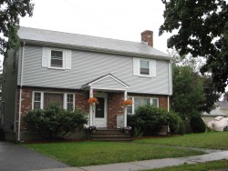 100 Cleveland St, Newton, MA 02465-1563