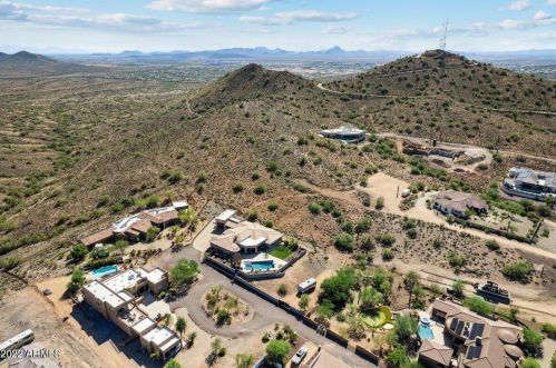 33807 4 Dr, Phoenix AZ 85045-0464 exterior