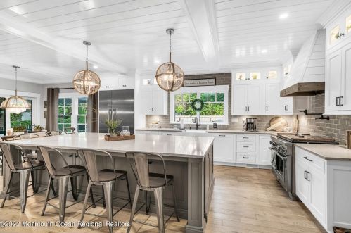 61 Winding Way, Little Silver NJ 07739-1720 exterior