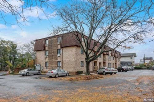 293-307 Main St, Belleville NJ  07109-3235 exterior