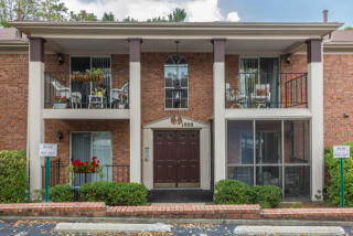 1004 Forest Park Rd, Louisville, KY 40223-5420