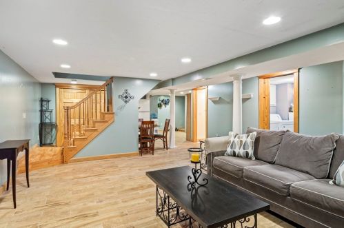 1069 Burt St, Taunton MA 02780-5166 exterior