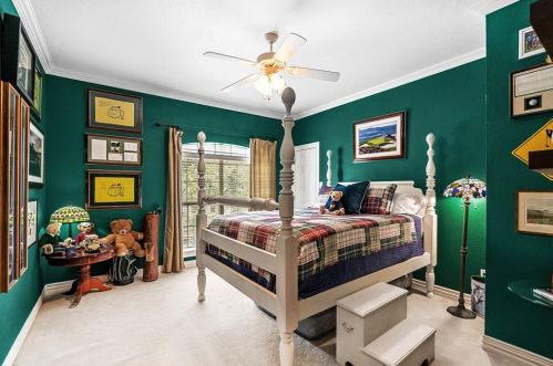 2455 Halloran St, Fort Worth TX 76107-6631 exterior