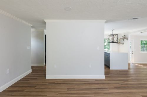 142 Donnellan Cir, Weymouth MA 02191-1762 exterior