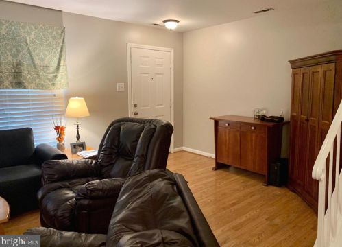 628 Foxton Ct, West Deptford NJ 08051-2038 exterior