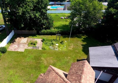 471 Main St, East Bridgewater MA 02324-1476 exterior