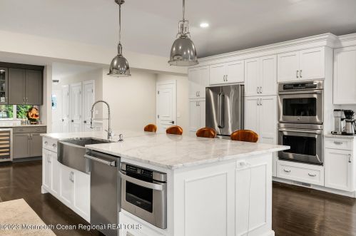 67 Rivers Edge Dr, Little Silver NJ  07739-1708 exterior