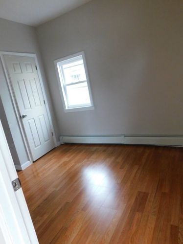 951 Rodman St, Fall River MA  02721-3947 exterior