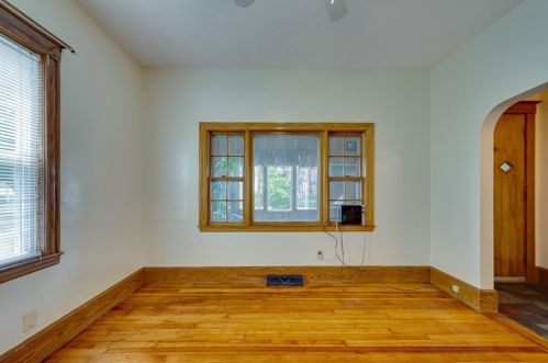 3 Beacon St, Quincy MA 02169-7117 exterior