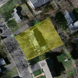 127 Hanson Rd, Newton MA  02459-3627 aerial view