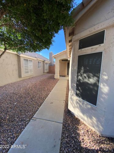 924 Blackhawk Dr, Phoenix AZ  85024-4170 exterior