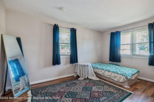 41 Holly Dr, West Deptford NJ 08096-3317 exterior