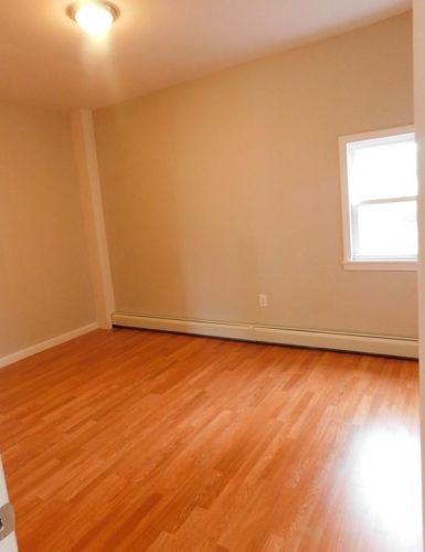 951 Rodman St, Fall River MA  02721-3947 exterior