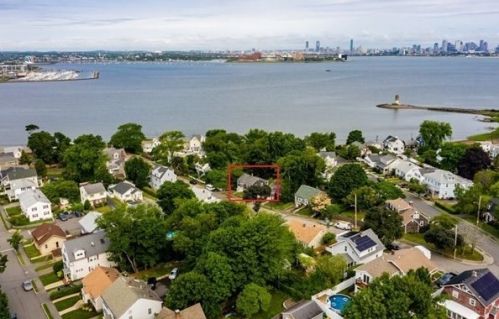 34 Trevore St, Quincy MA 02171-1127 exterior