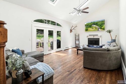 20 Southfield Dr, Wantage NJ  07461-3036 exterior