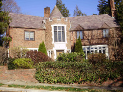 11 Clements Rd, Newton, MA 02458-2617