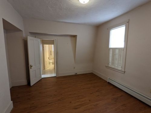 394 Chandler St, Worcester MA 01602-2916 exterior